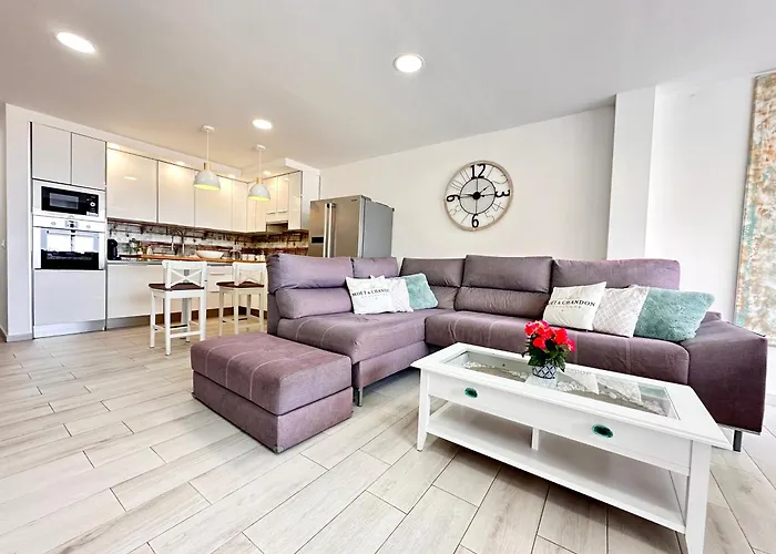 El Mar House & Private Heated Pool Apartmán